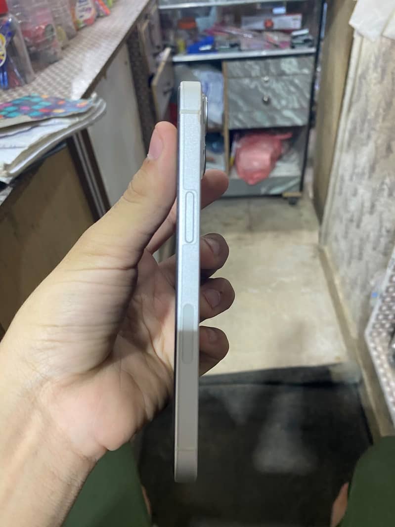 Apple iPhone 13 1