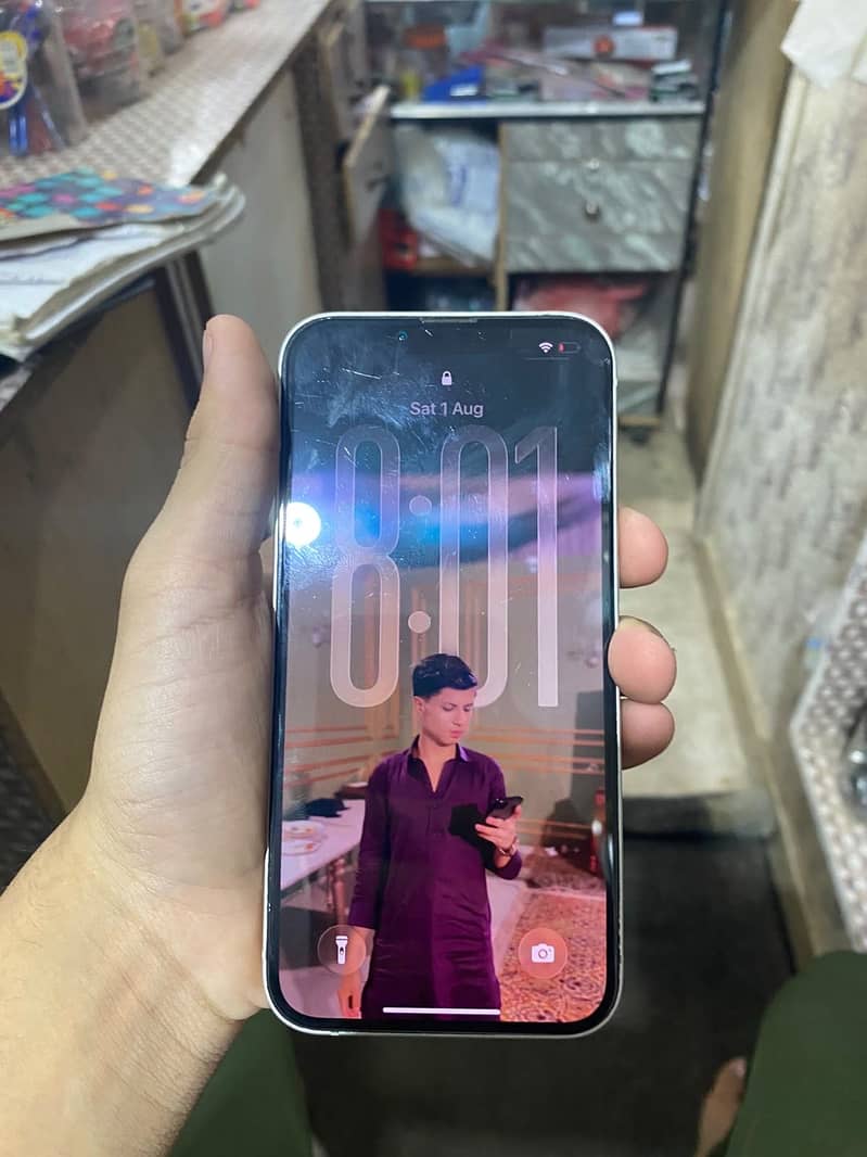Apple iPhone 13 2