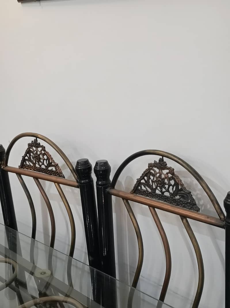 rod dining table 2