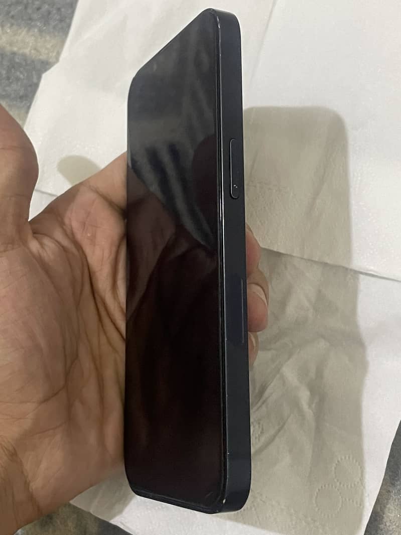 Apple iPhone 13 1