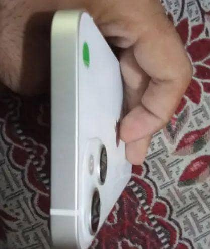 Apple iPhone 13 1