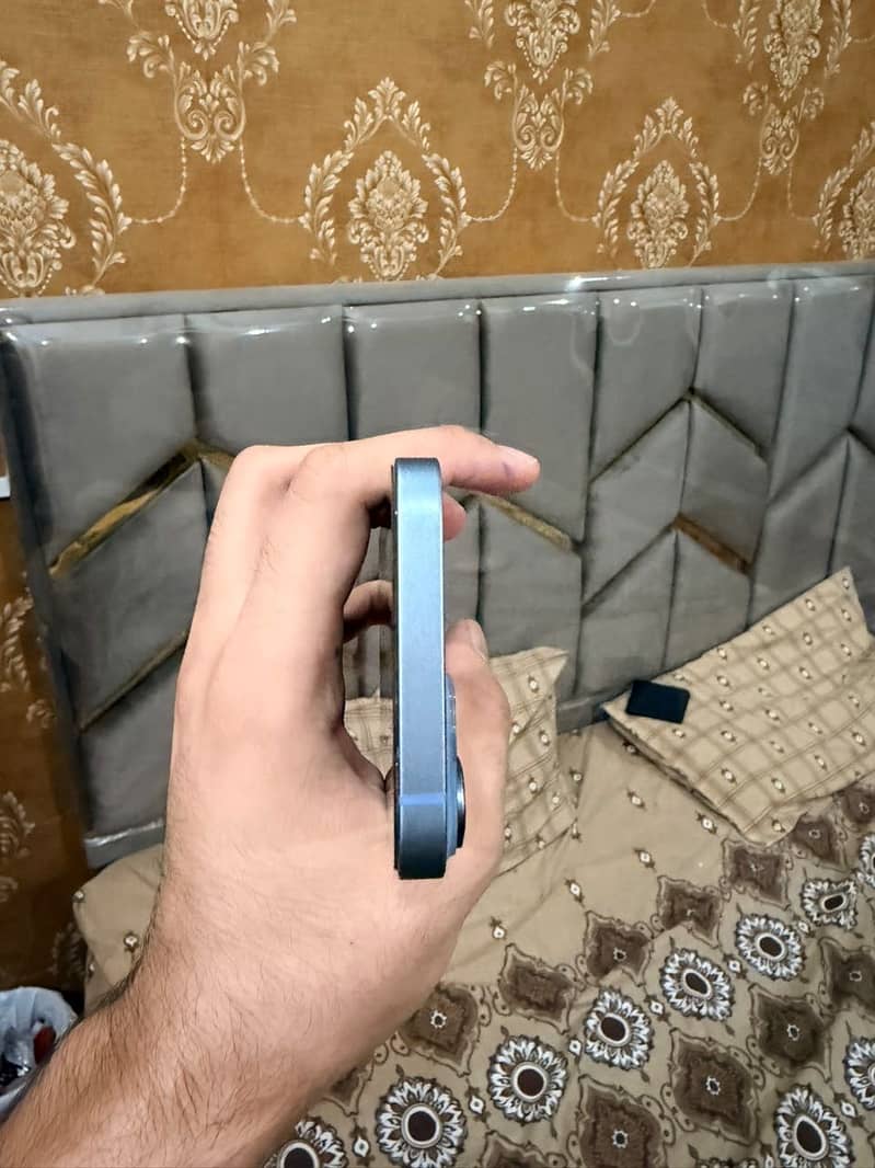 Apple iPhone 14 5