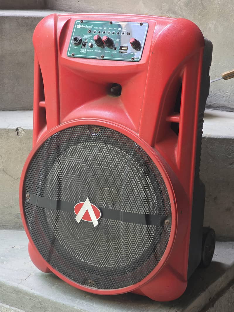 Audionic Royal 8 with 2 mic 0