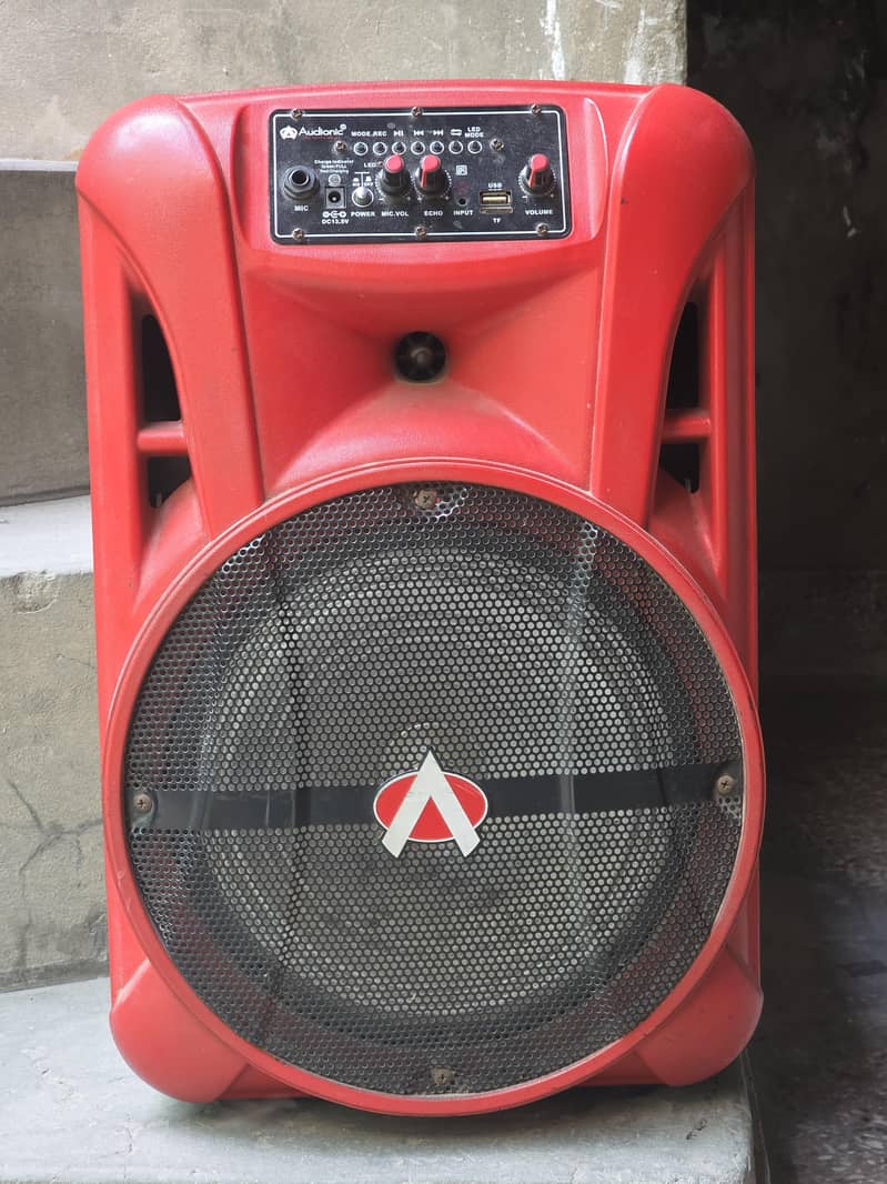 Audionic Royal 8 with 2 mic 2