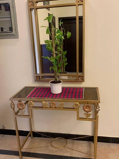 Beautiful Console+Mirror for Sale in Rawalpindi