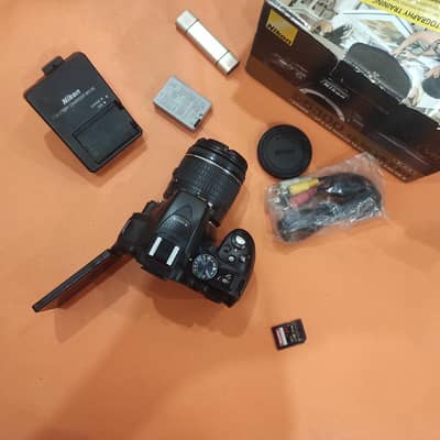 Nikon D5300 DSLR with box