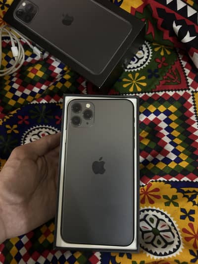 Apple iPhone 11 Pro Max dual sim pta 10/10 with original box