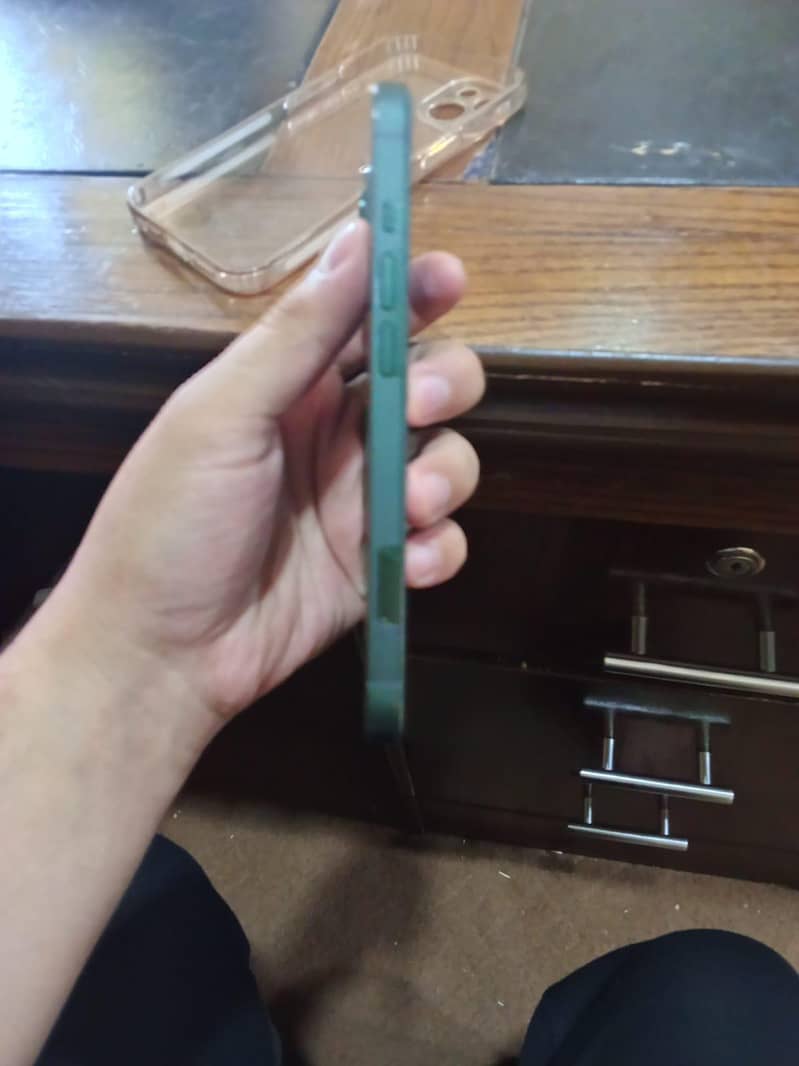 Apple iPhone 13 1