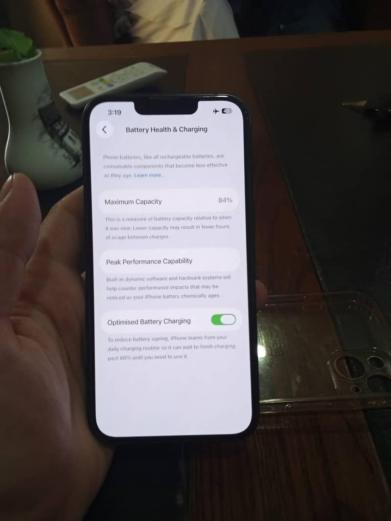 Apple iPhone 13 4