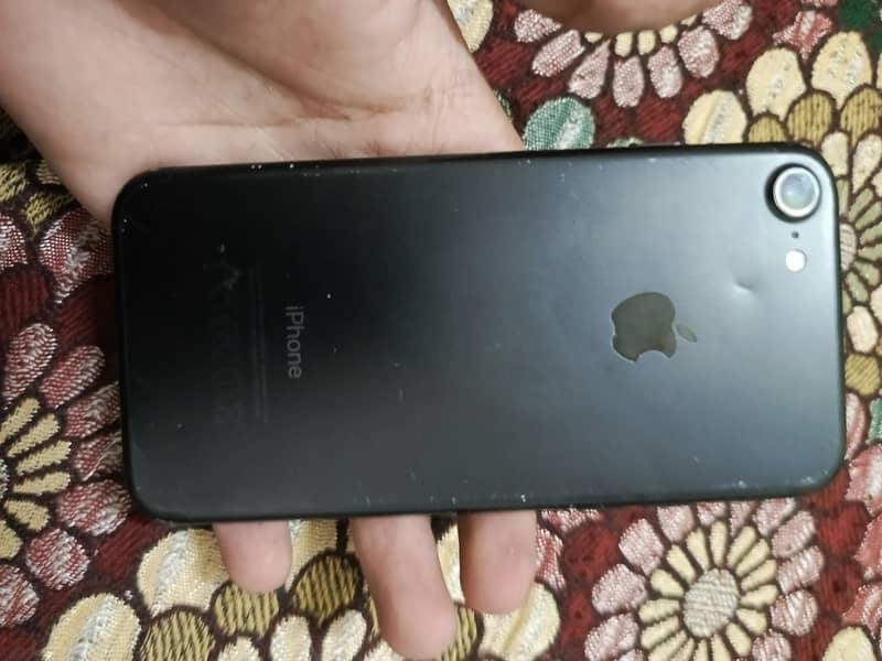 Apple iPhone 7 0