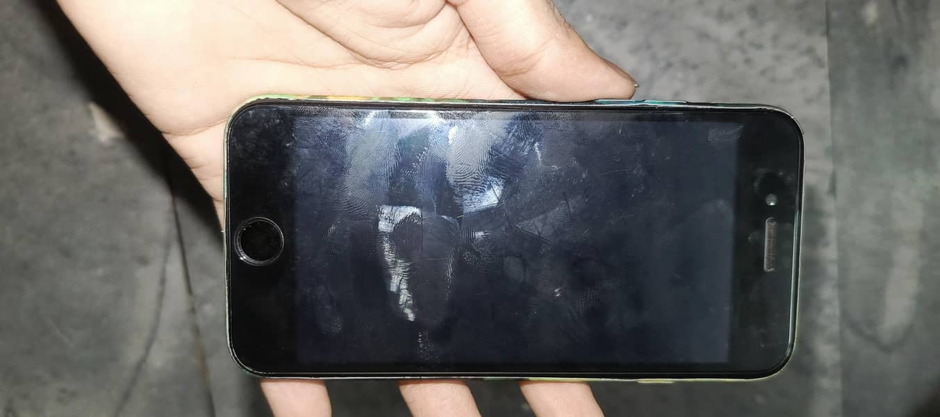 Apple iPhone 7 7