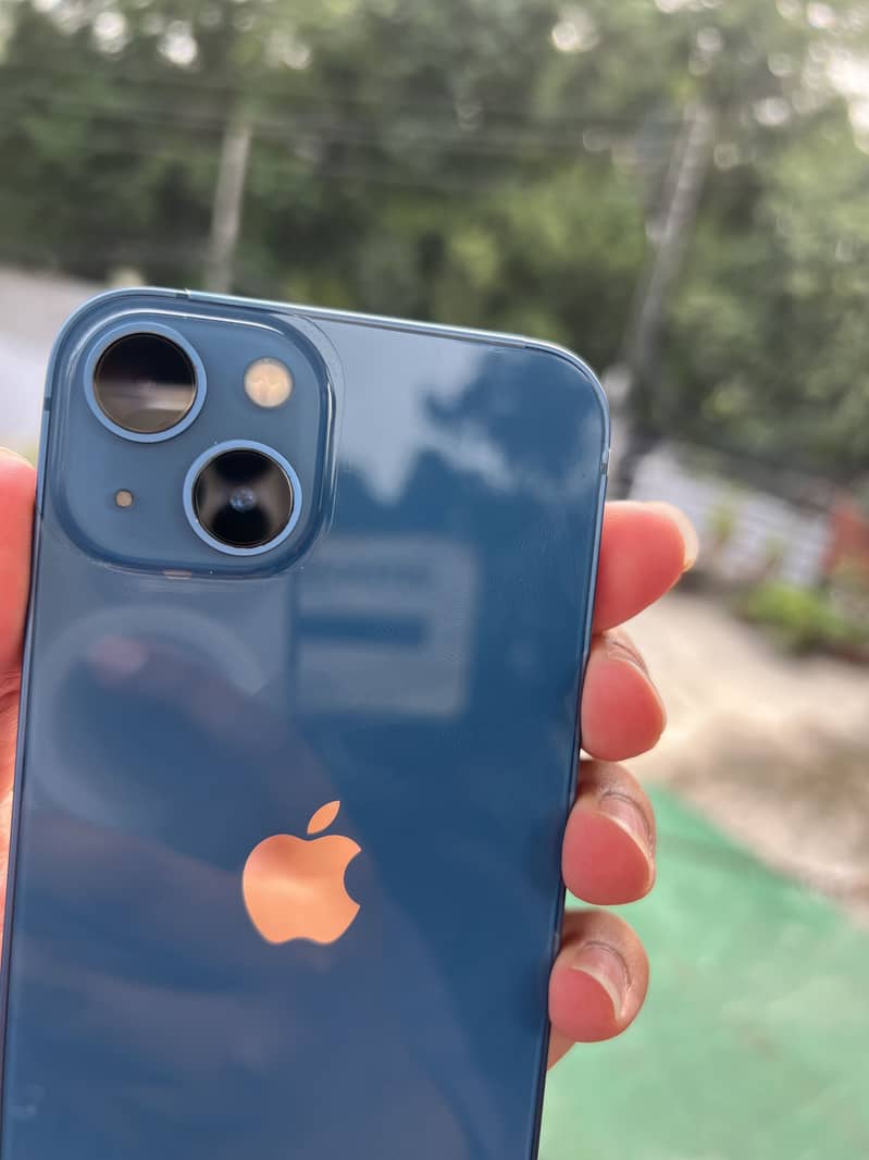 Apple iPhone 13 2