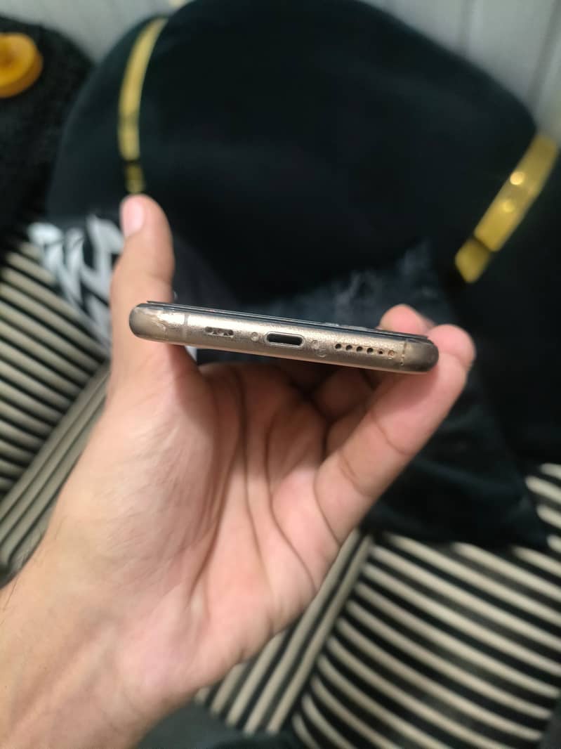 Apple iPhone XS 3