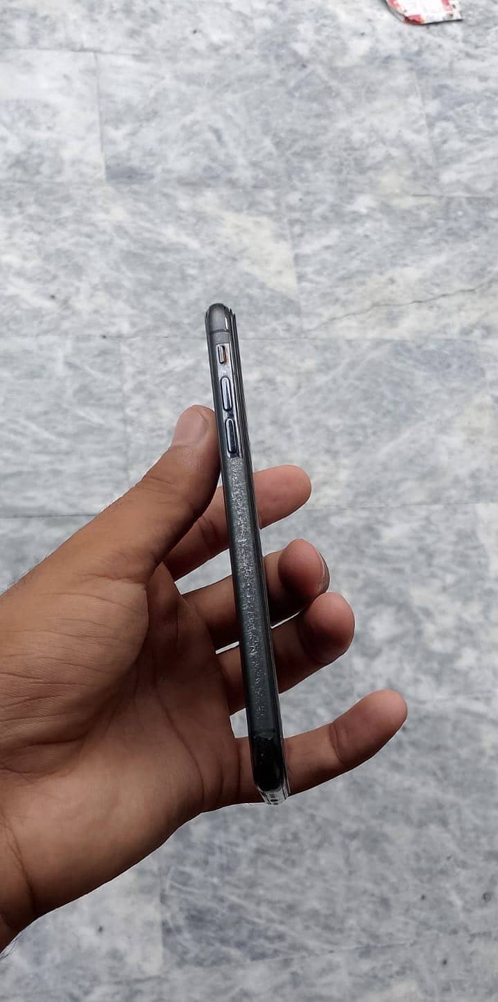 Apple iPhone X 3