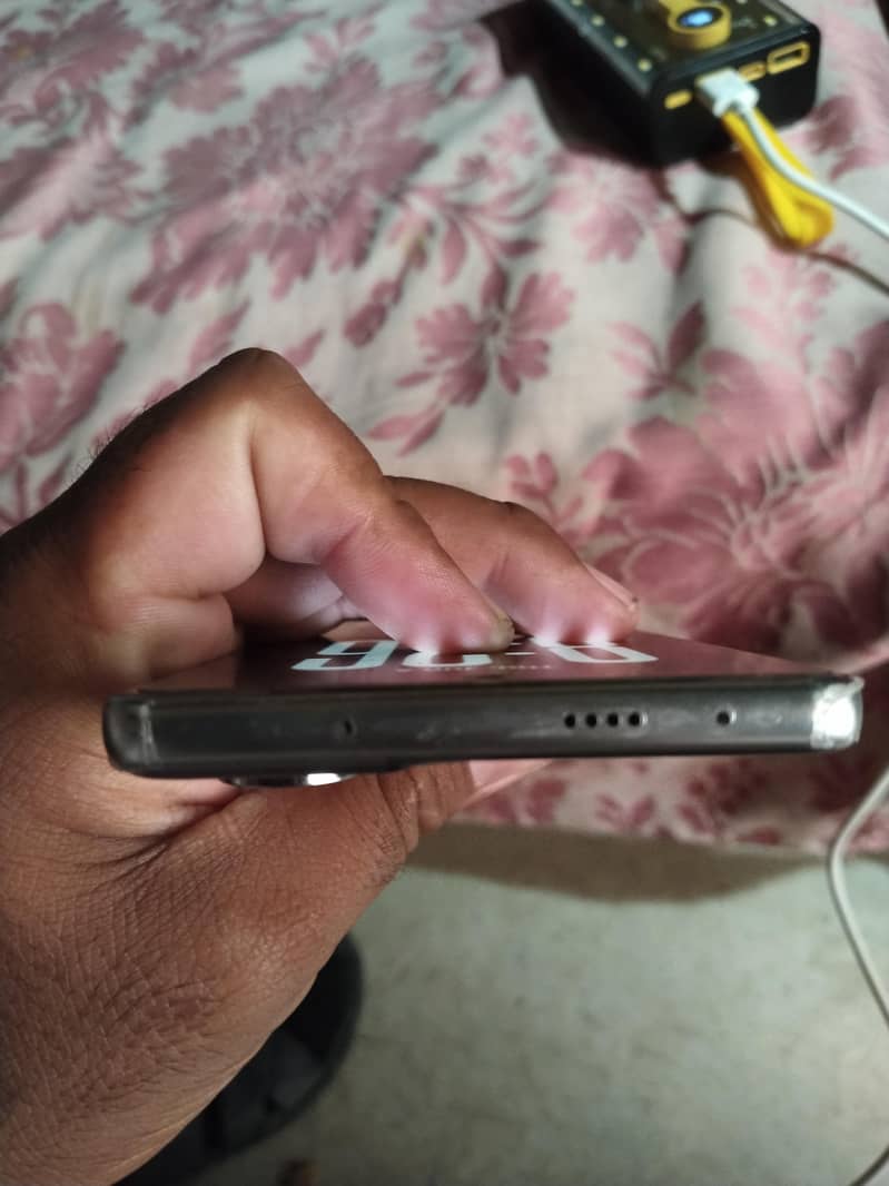 Tecno CAMON 40 1