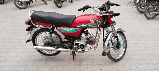 ہونڈا سی ڈی 70 ریڈ کلر۔ My WhatsApp number O3=2=9 95=2 52=79