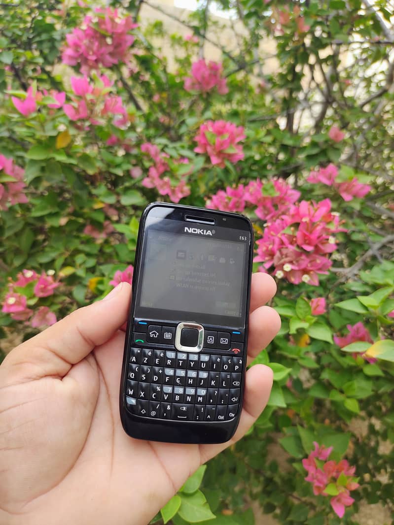 Nokia E63 0
