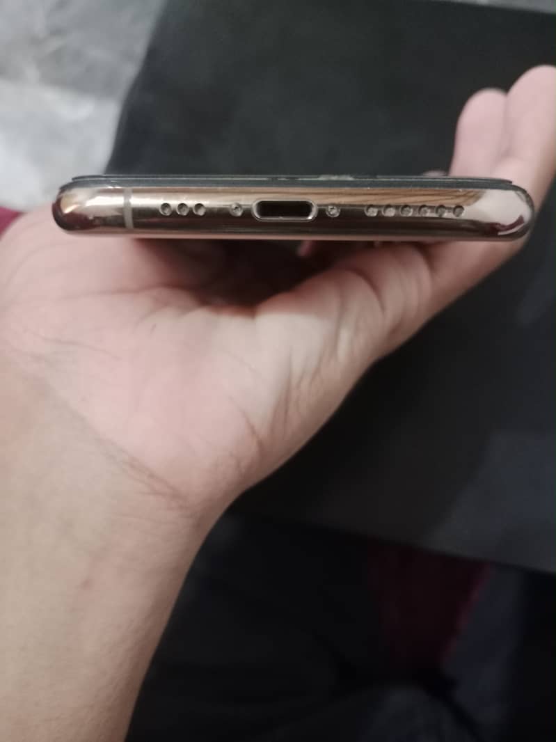 Apple iPhone X s 3