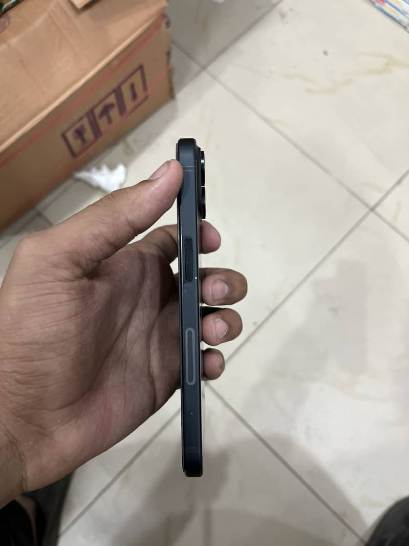 Apple iPhone 15 2