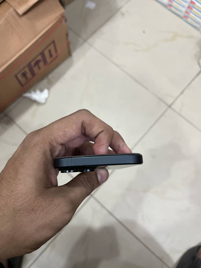 Apple iPhone 15 3