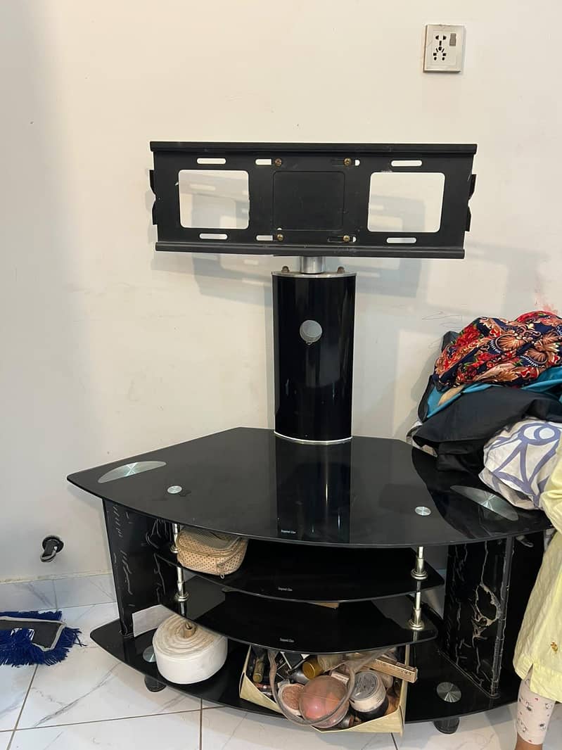 lCD Stand used 4
