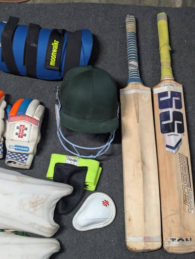 Cricket kit for sale with bag