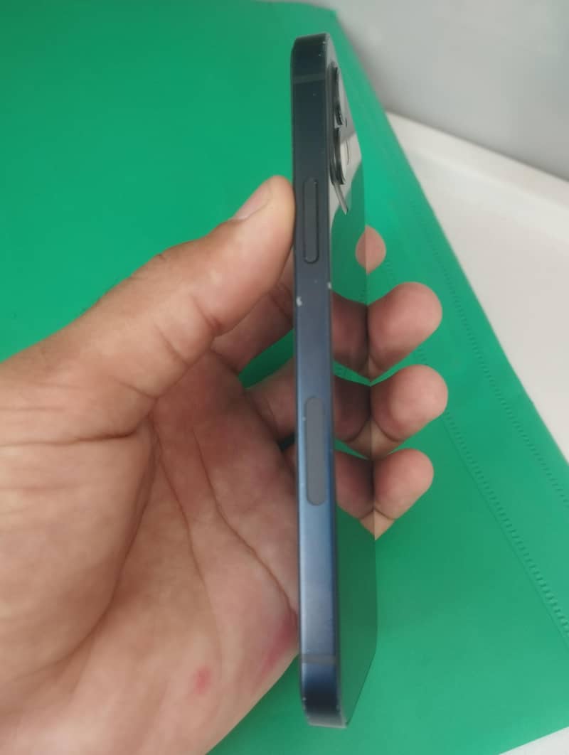 iPhone 12 1