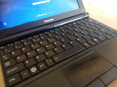tohsiba nb250 2ram 32 ssd