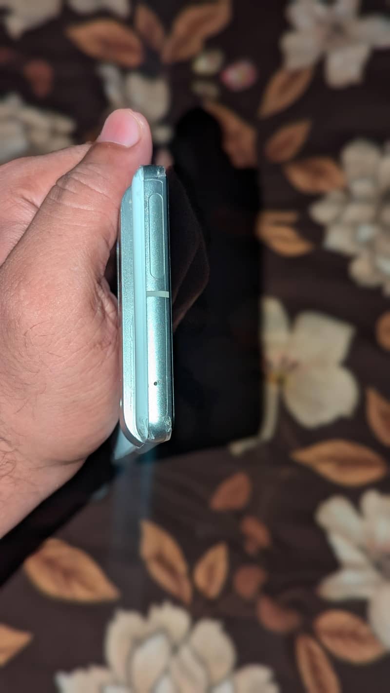 Google Pixel 7 4