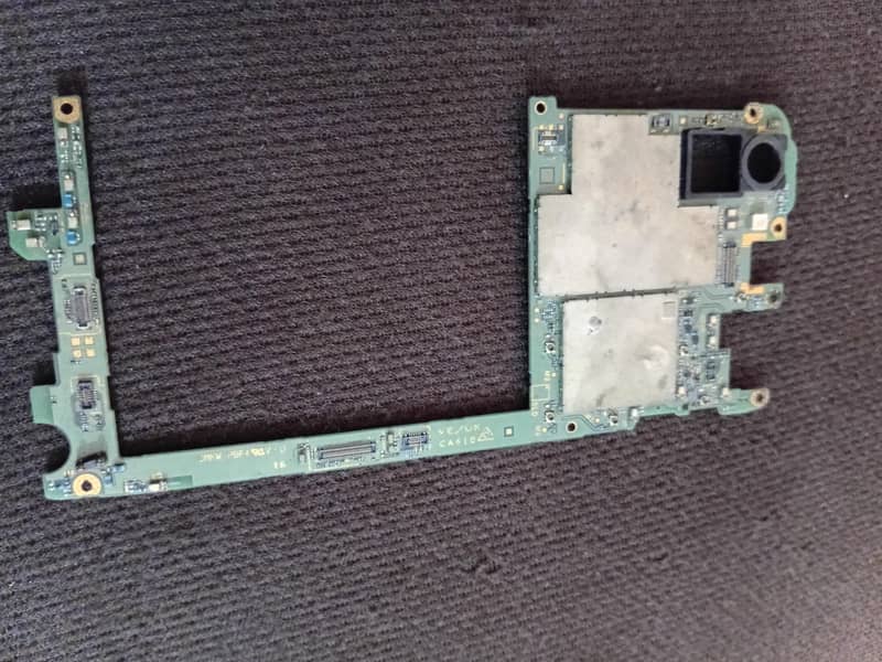 Sharp Aquos R2 1