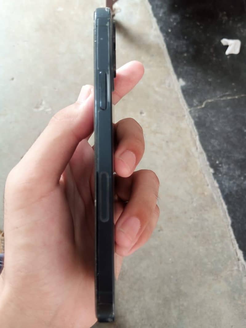 Apple iPhone 12 Pro 4