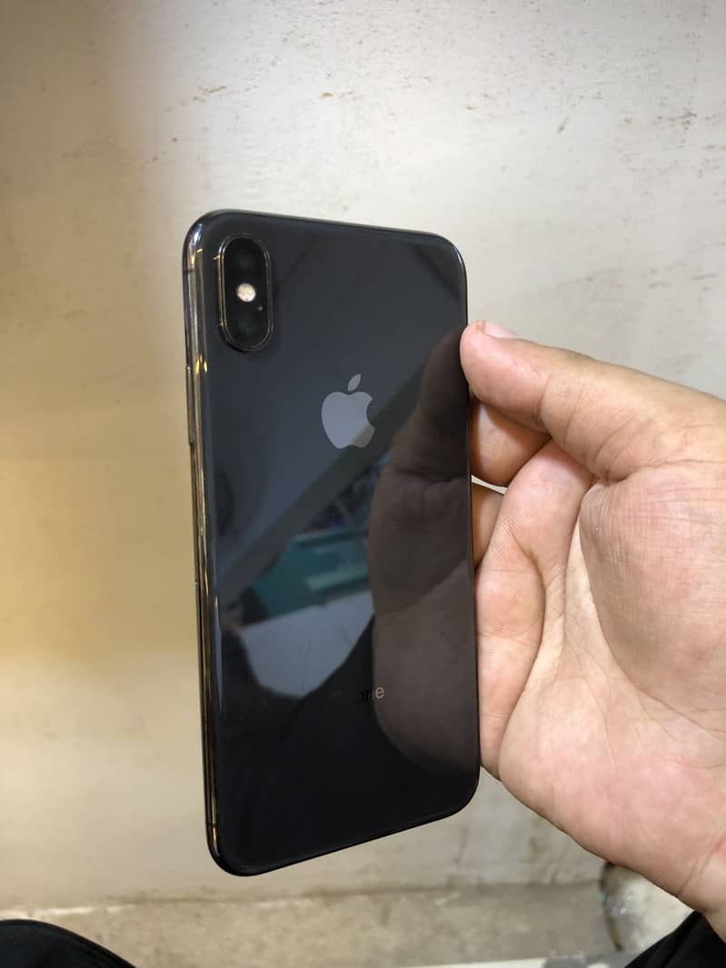 Apple iPhone X 4