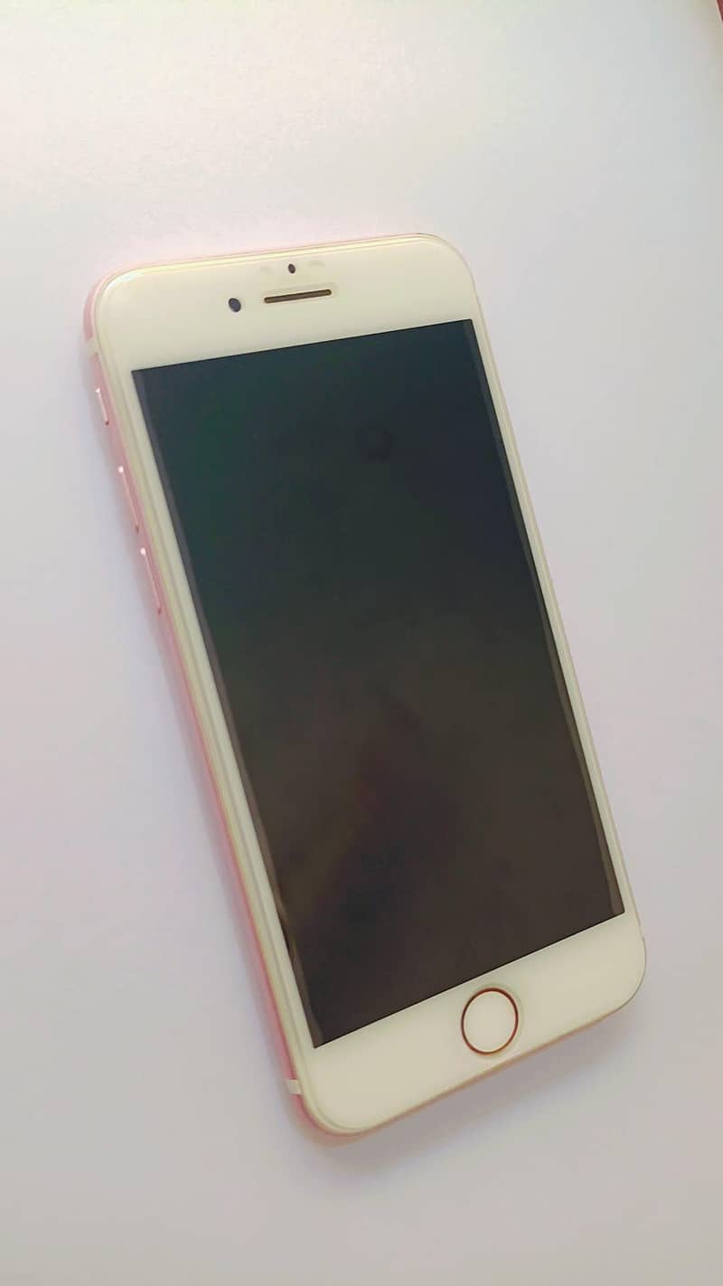 Apple iPhone 7 0