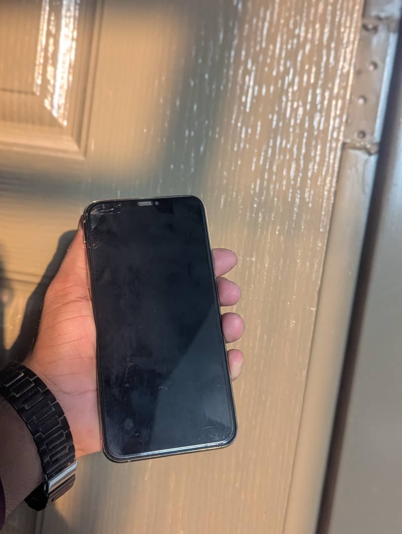 Apple iPhone 11 pro max 1