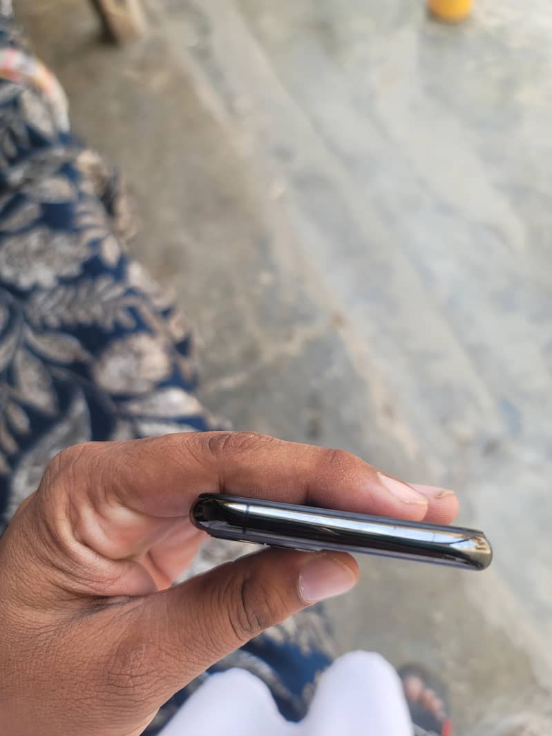 Apple iPhone 11 Pro 3