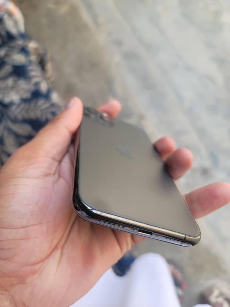 Apple iPhone 11 Pro 5