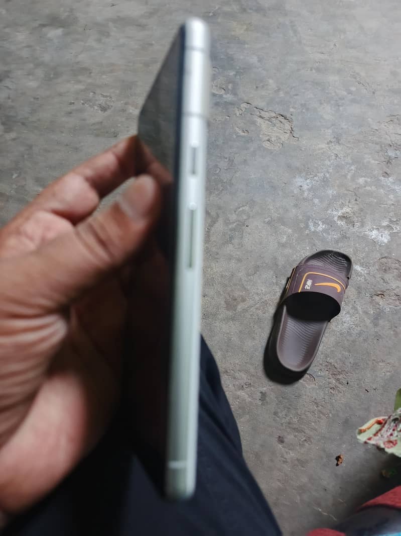 Google Pixel 7 4
