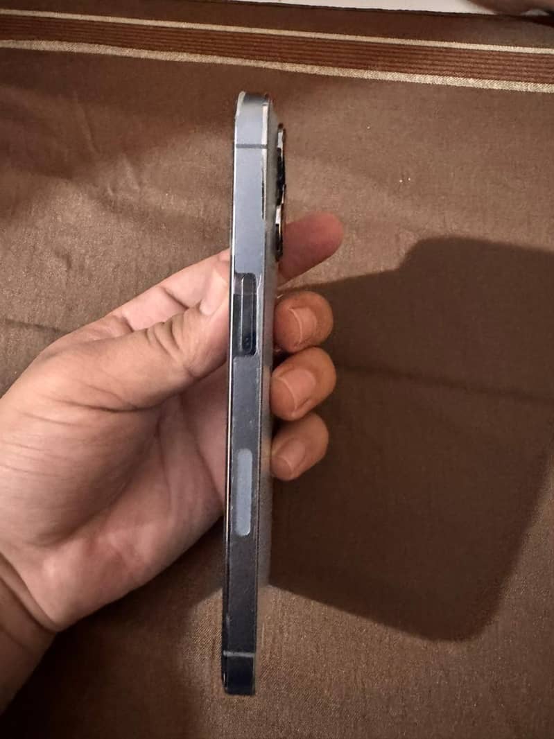 Apple iPhone 13 Pro 1