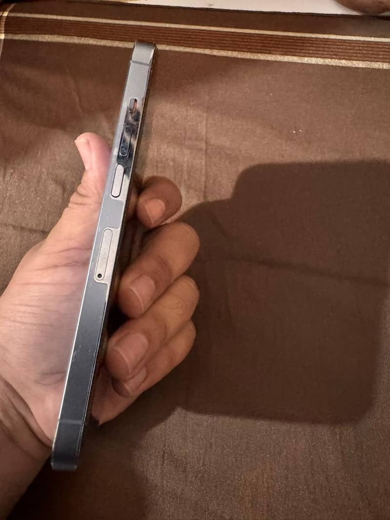 Apple iPhone 13 Pro 4
