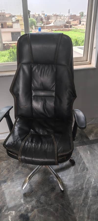 executive Chair n Computer revolving Chair Good condition 8/10