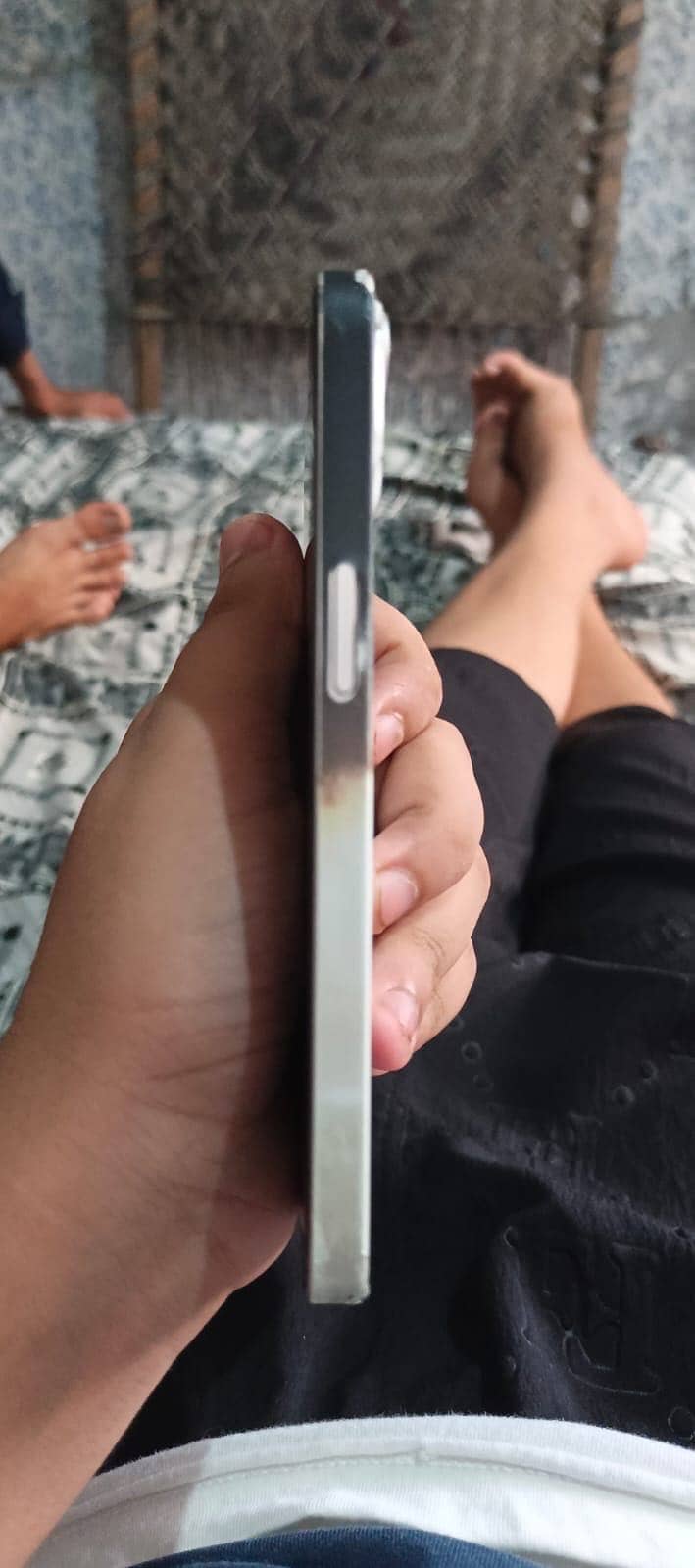 Apple iPhone 13 2