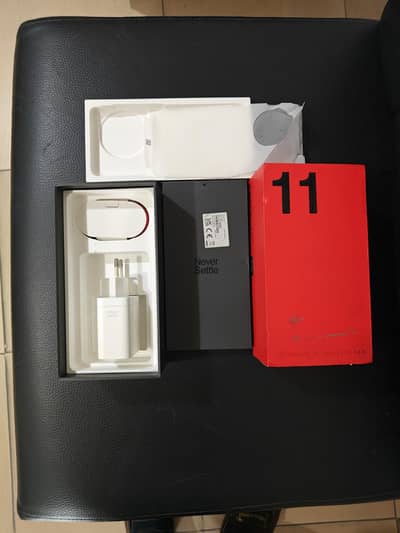 OnePlus 11 oficial pta oficial global cph model 16,256gb box all accs