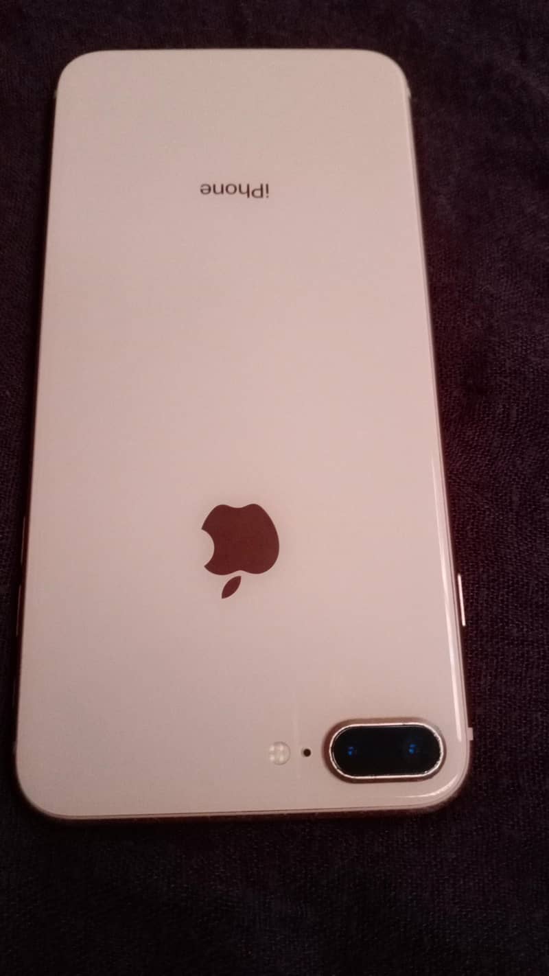 Apple iPhone 8 Plus 1
