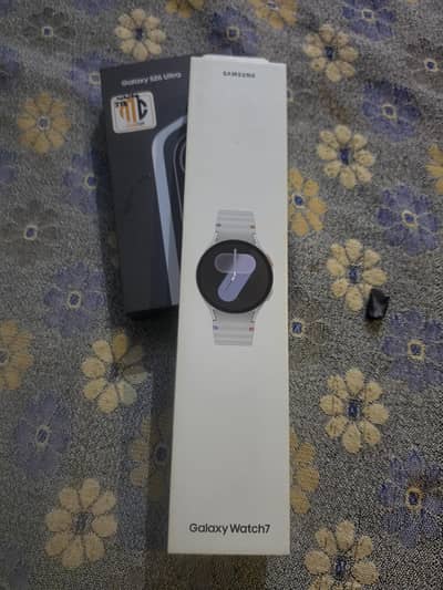 Galaxy watch 7 44mm with Box and charger