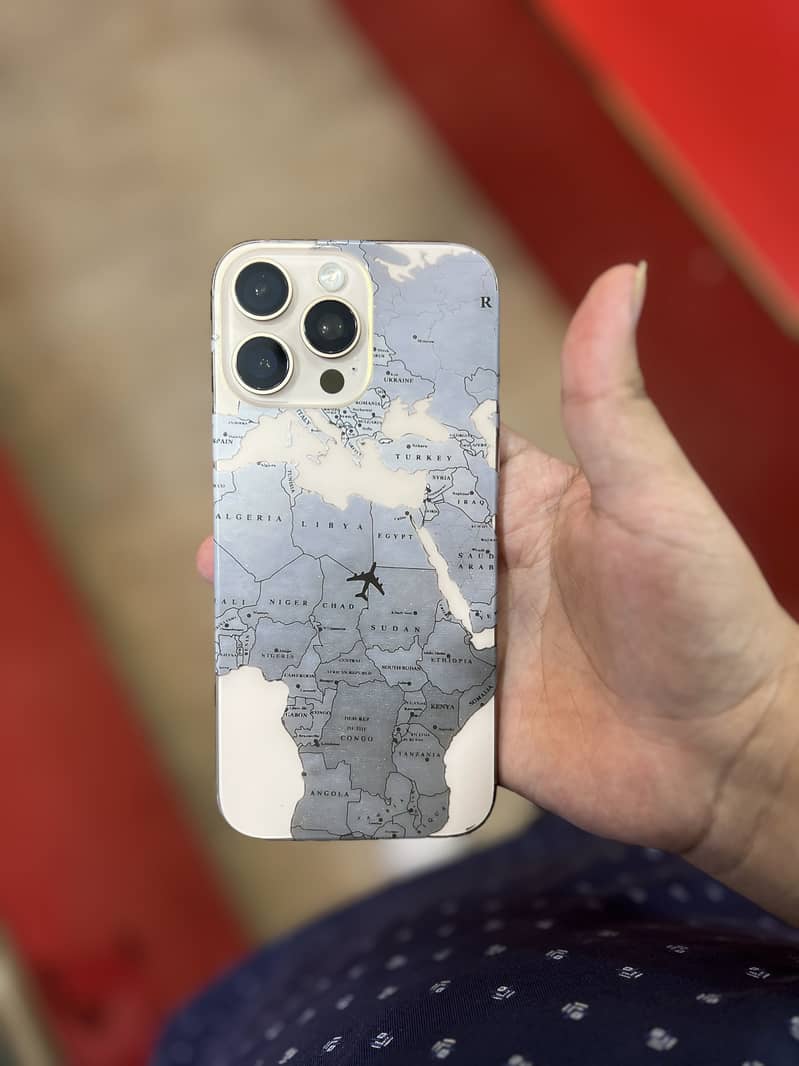 Apple iPhone 16 Pro Max 0