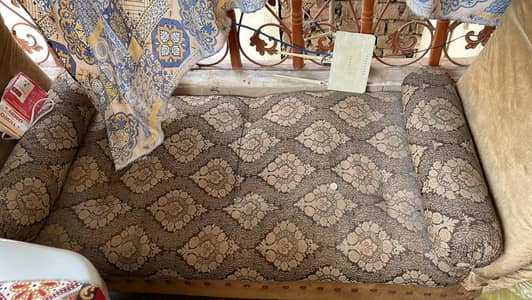 Wooden Jhoola Sofa for Sale – Excellent Conditionp