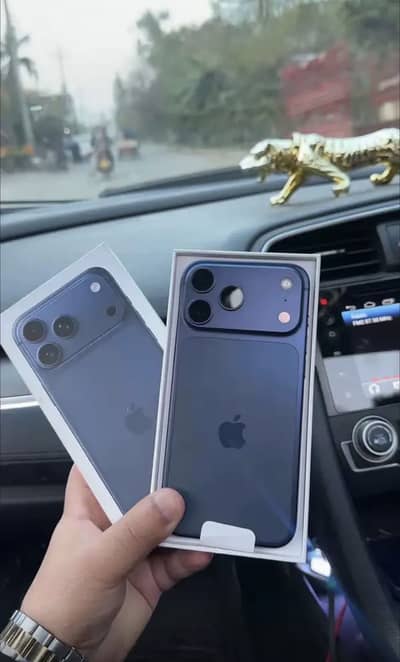 17 Pro Max 256Gb Factory Unlock blue Physical