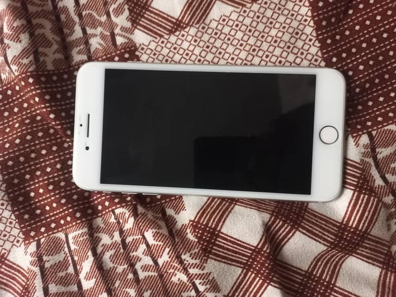Apple iPhone 8 Plus 0