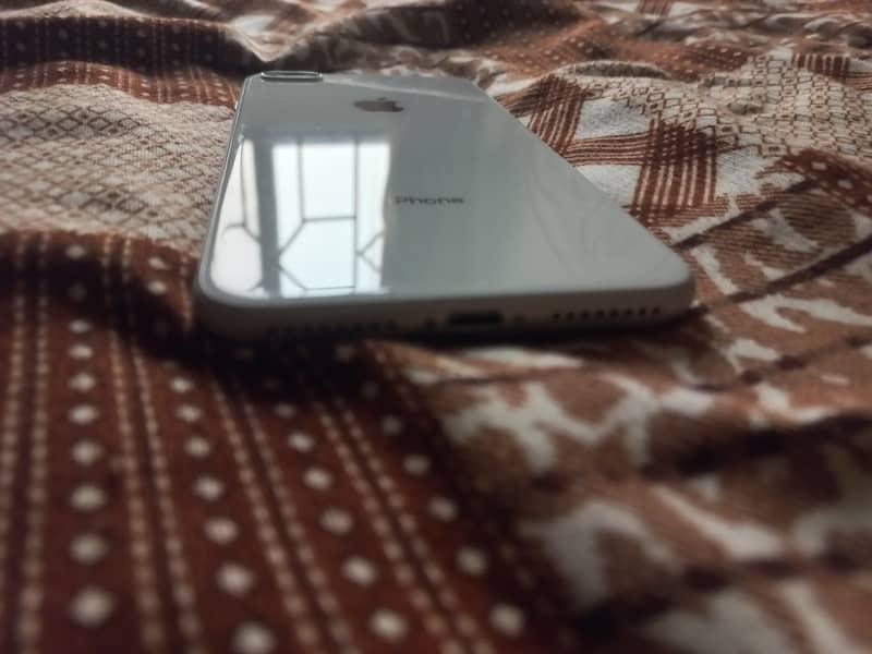 Apple iPhone 8 Plus 2