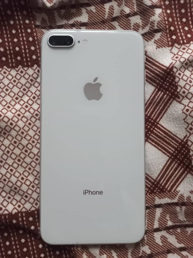 Apple iPhone 8 Plus 5